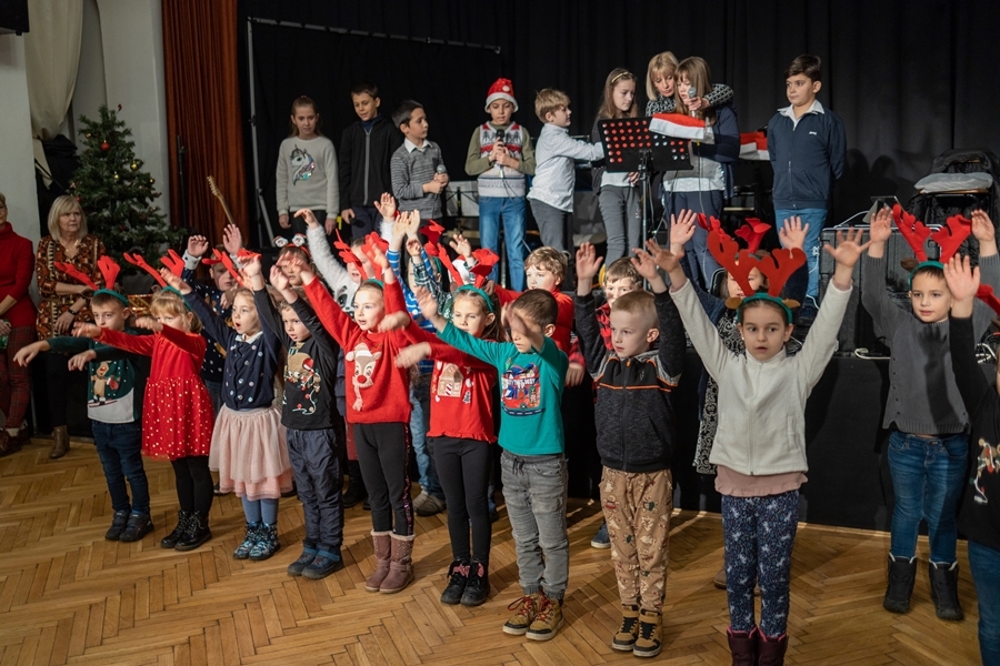 Merkbau születésnap Janicsák Vecával