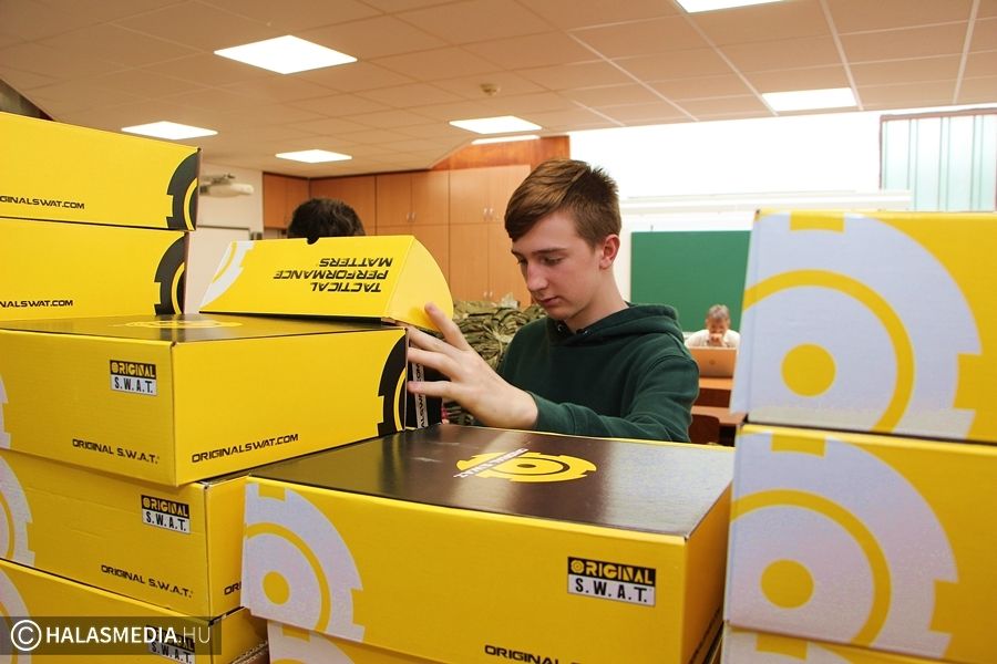 Formaruhát kaptak a dékánis kadétok