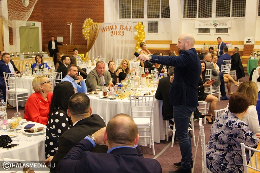 X-faktor győztes szórakoztatta a bibós szülőket