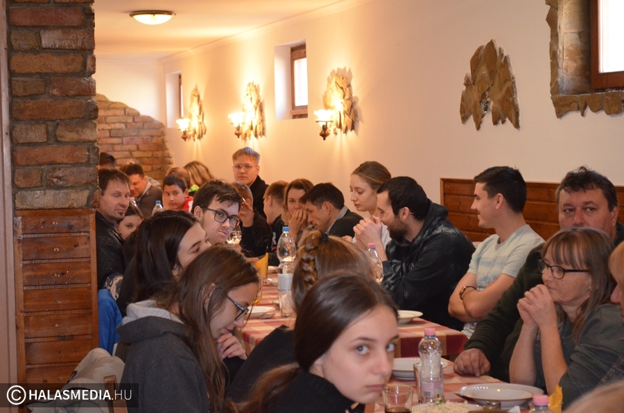 Amit a sport összeköt, azt határ el nem választja