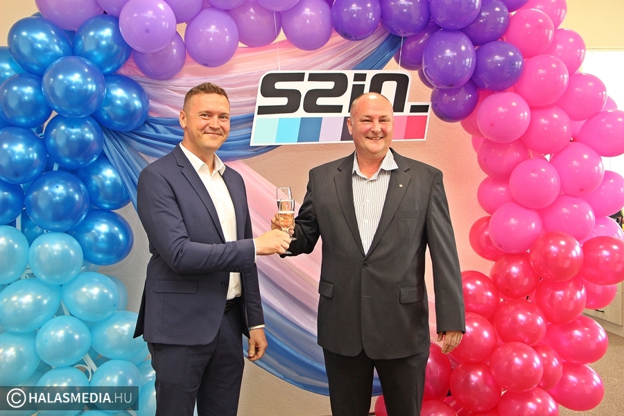 (►) Átadták a Színvonal-Bau Kft. új telephelyét