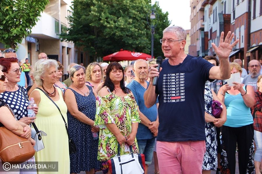 Gyurcsány Ferenc: Vissza kell adni a dolgozó emberek méltóságát!