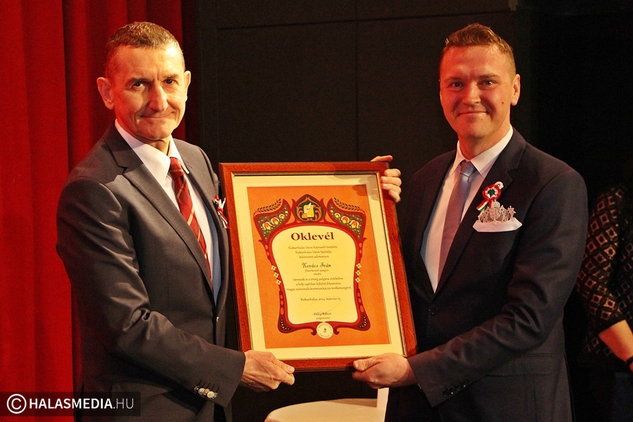 (►) Nemzeti ünnep, sajtódíj átadással