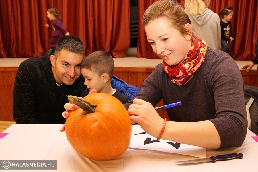 Családi tökfaragó délután a Közösségek Házában