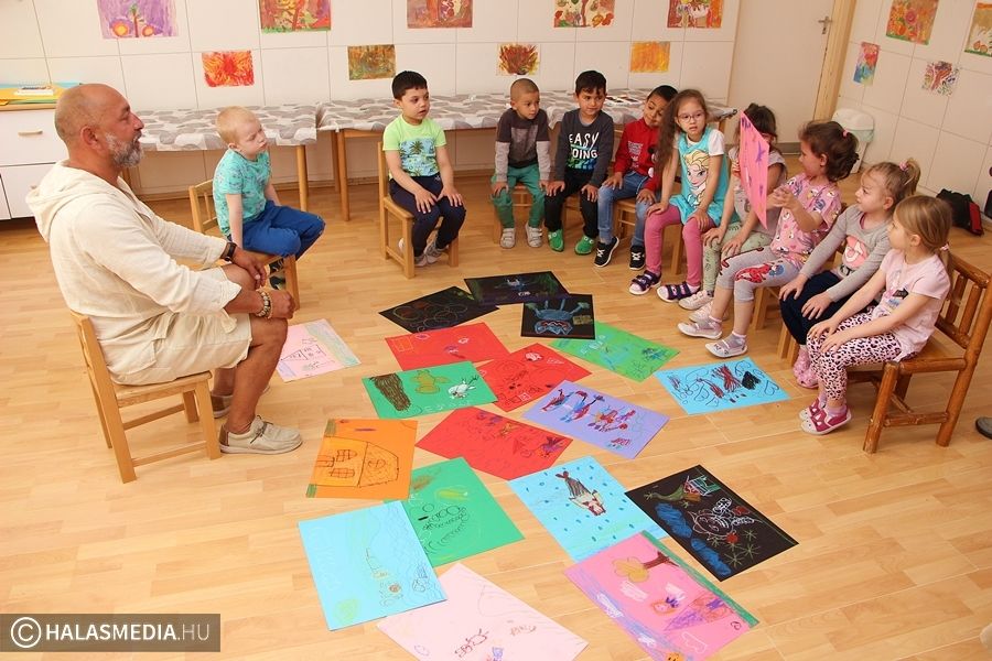 Rendhagyó művészeti órák a Bóbita óvodában