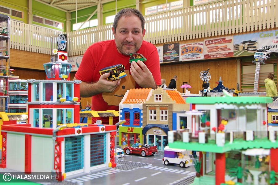 „Egy sárga markolóval indult minden…”