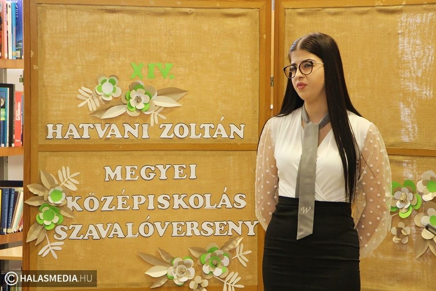 Közel húsz diák mondott verset Hatvani Zoltán emlékére
