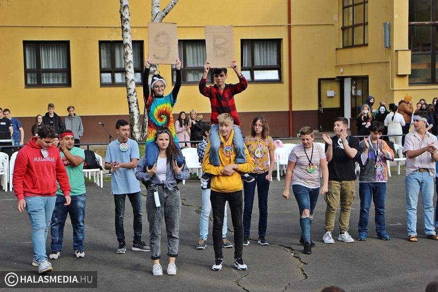 A tekós család tagjaivá váltak