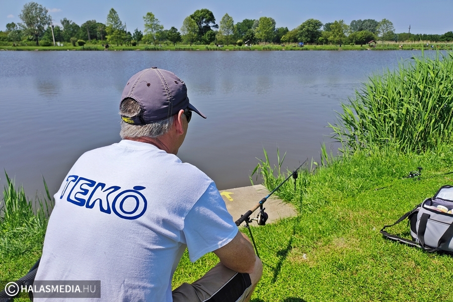 (►) Tekós horogra akadtak a halak