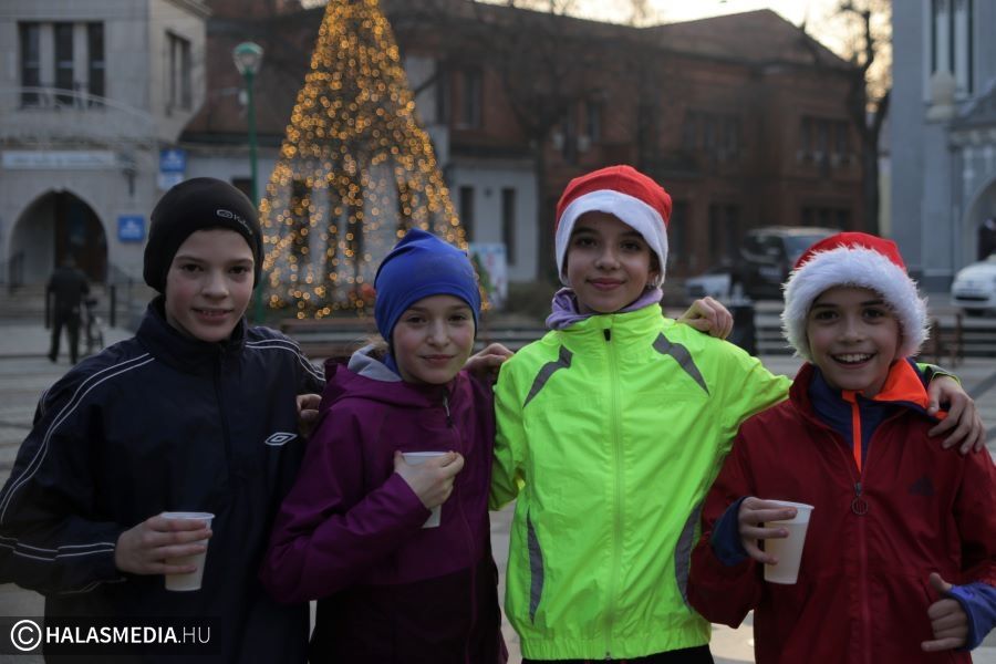 Mikulásfutás és élőzene