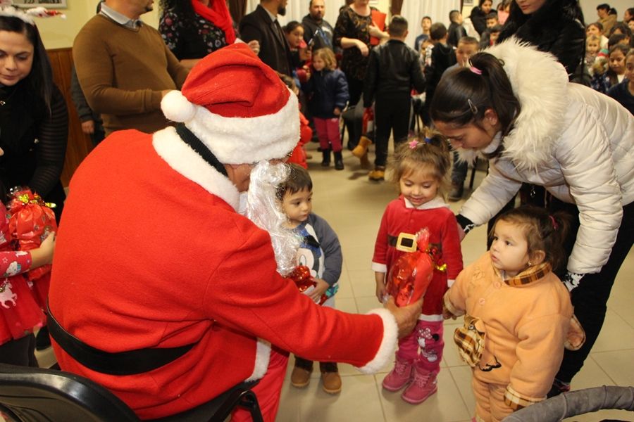 Nemzetiségi Mikulás ajándékozott