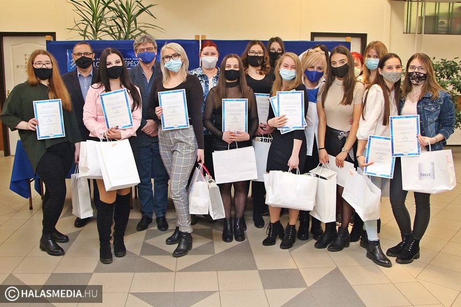 Díjazták a helyi versenyzőket