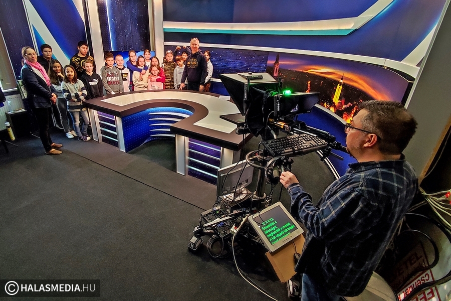 (►) Híradósok lettek a fazekasos diákok