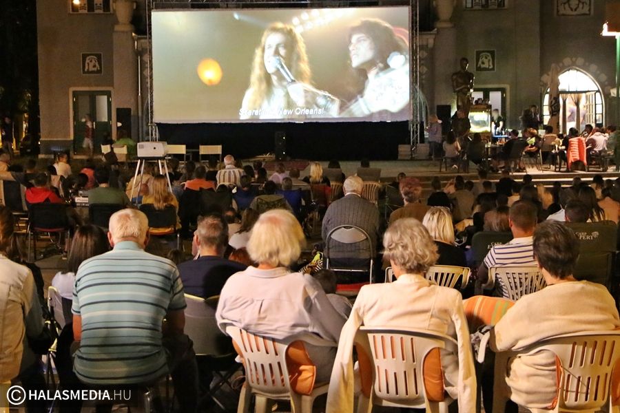 Bohém rapszódia a csillagos ég alatt