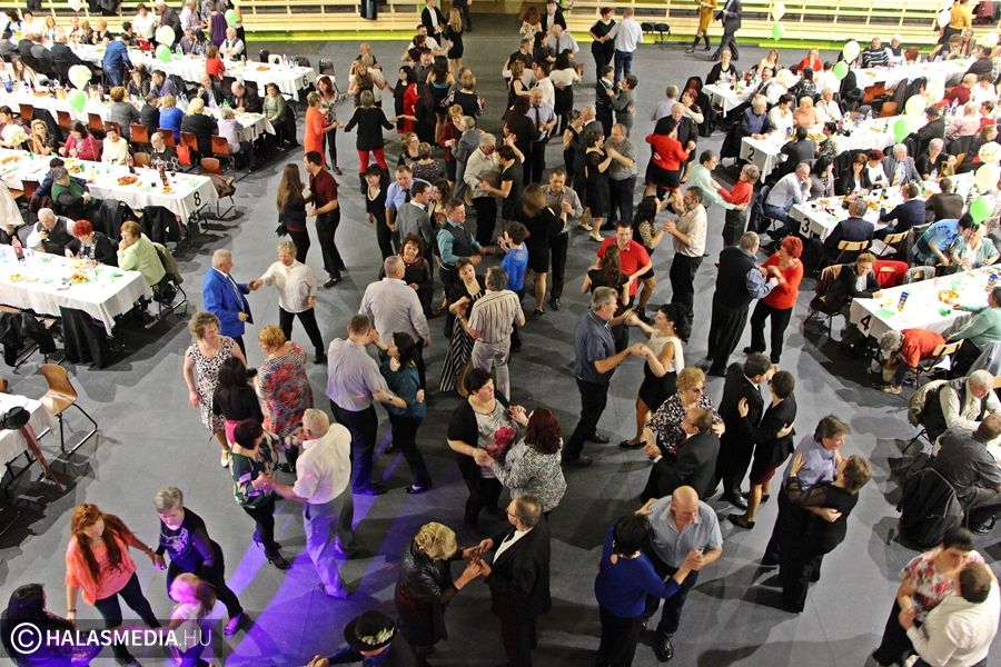 (►) Több mint négyszázan mulattak (galéria)