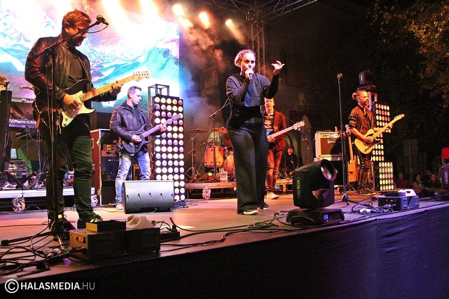 Halas főterén szólt a Legnagyobb hős