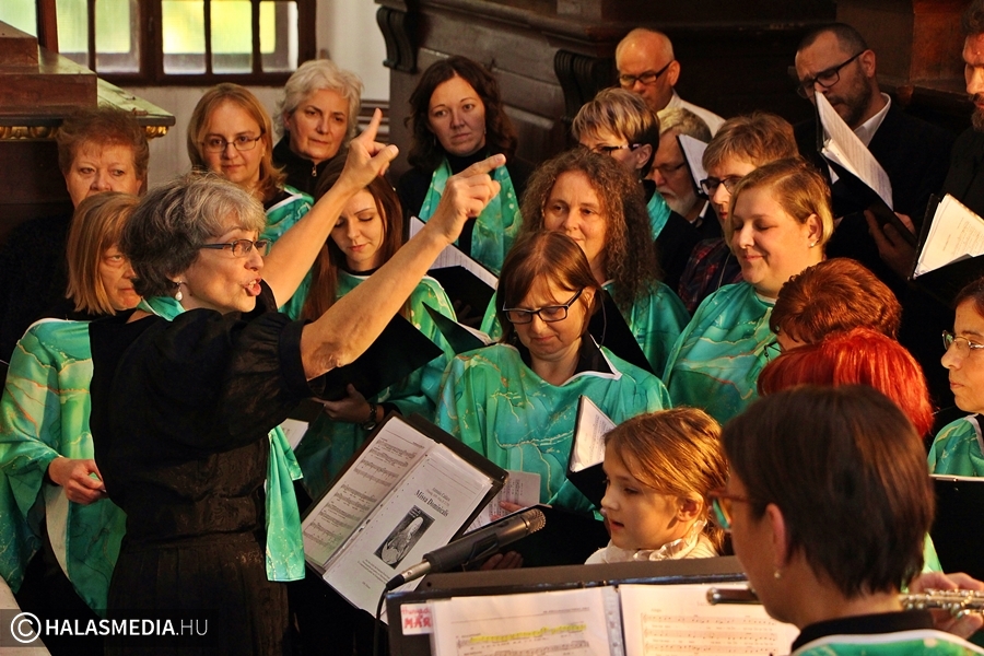 Együtt ünnepeltek a volt és jelenlegi kórustagok