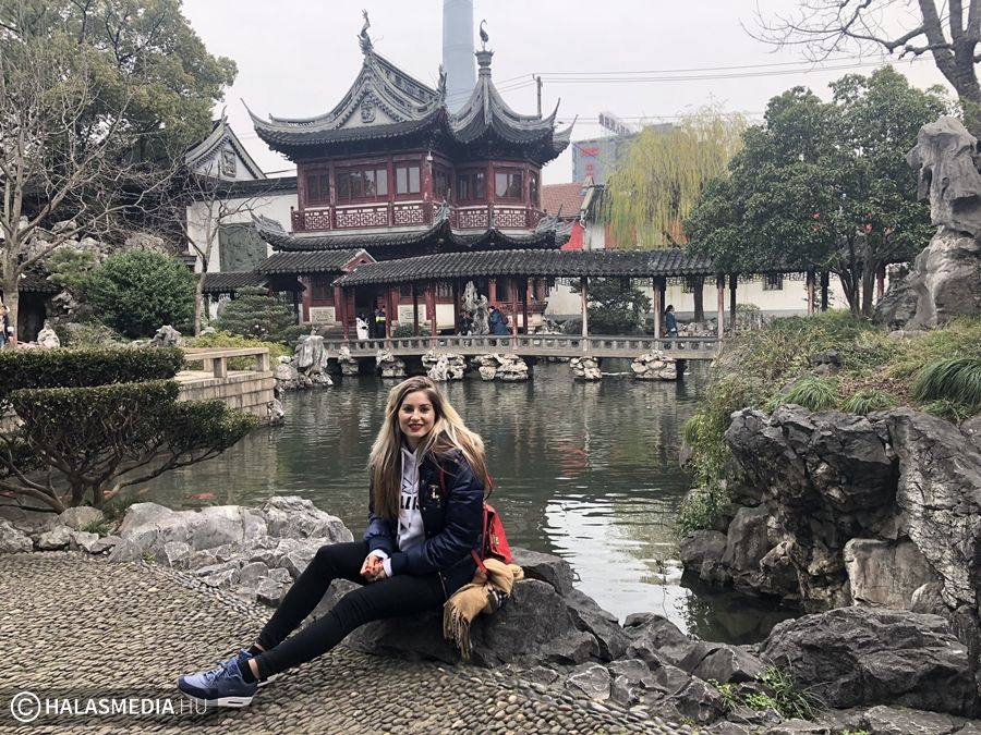 Mit keres egy szőke, halasi lány Sanghajban?