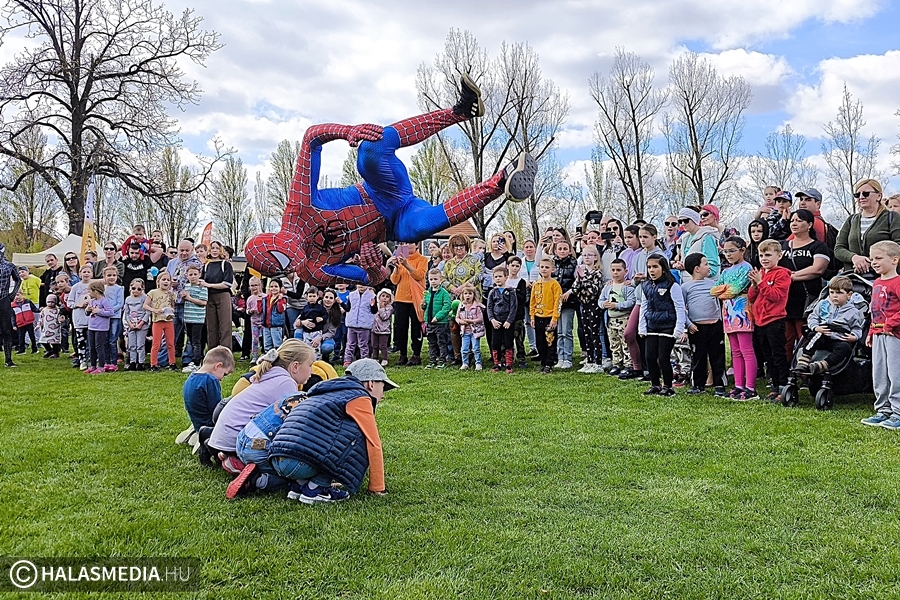 (►) Halászlé, szuperhősökkel tálalva