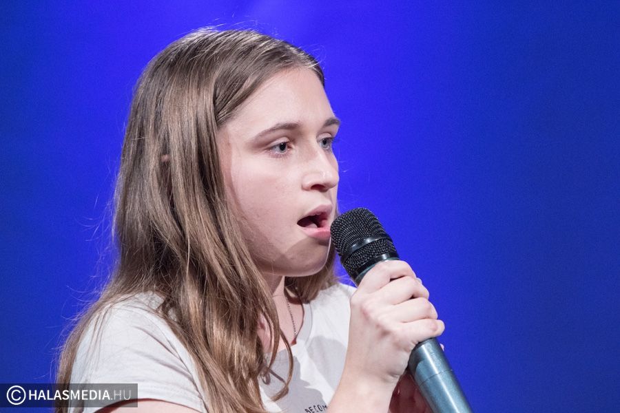 (►) Kedves, hiteles, őszinte