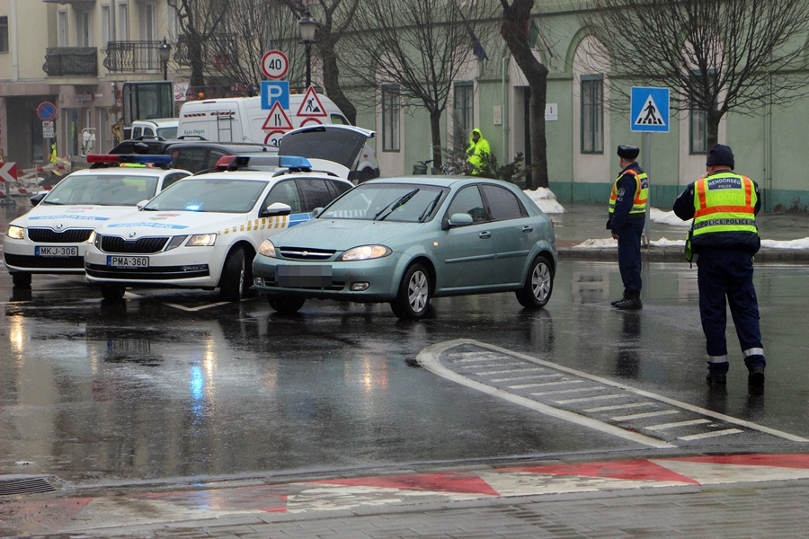 Baleset a városházi kereszteződésben