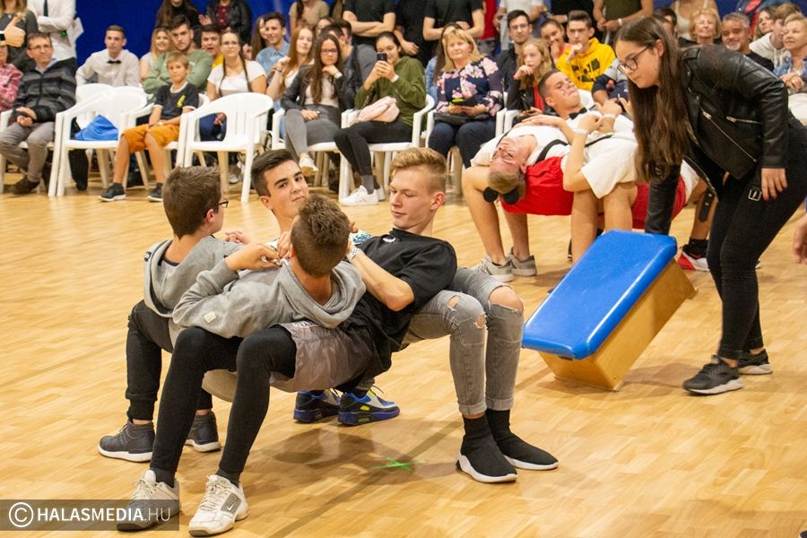 (►) Mókás feladatok a tekós gólyabálon