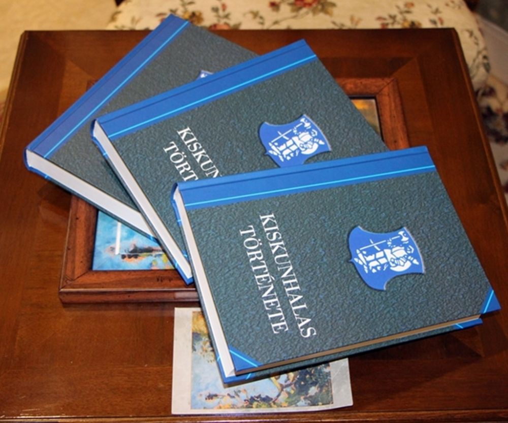 Könyvek, szerzők, kiadók a halasi régióban