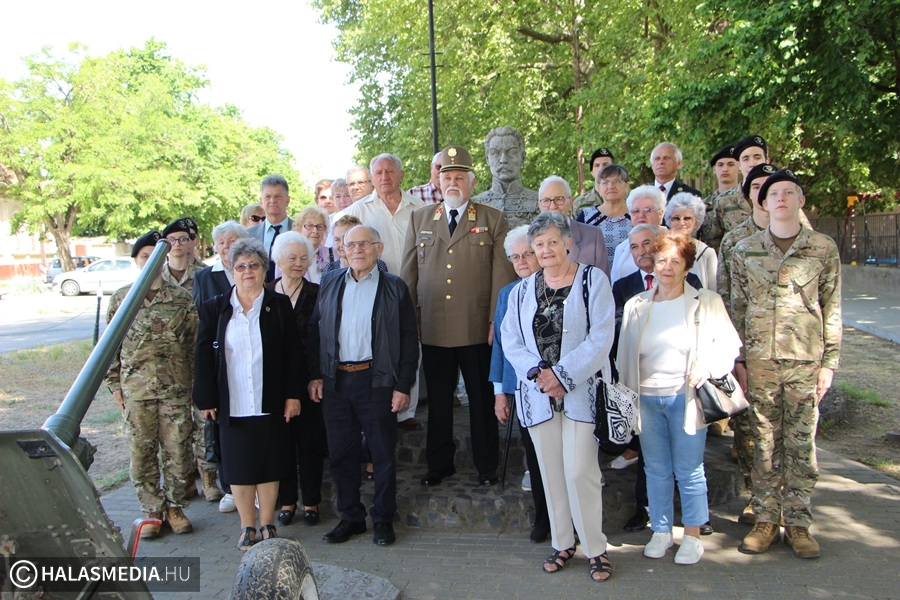 Honvédelem napi ünnepség a Gábor Áron emlékműnél