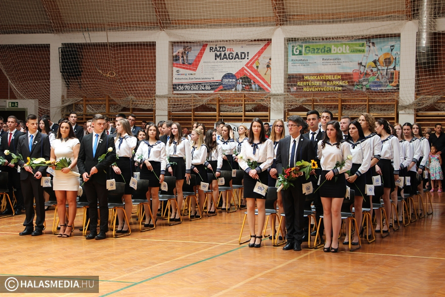 (►) A tét a tovahaladás (galéria)