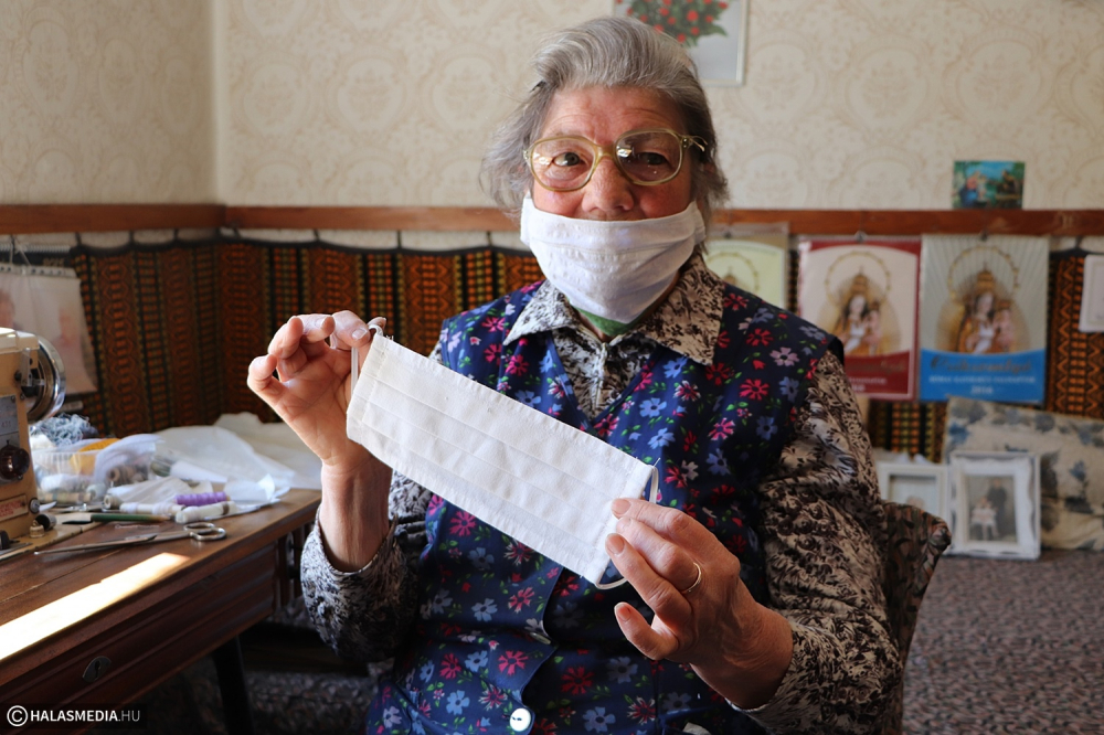 Ingyenes maszkot kapnak a harkakötönyiek (galéria)