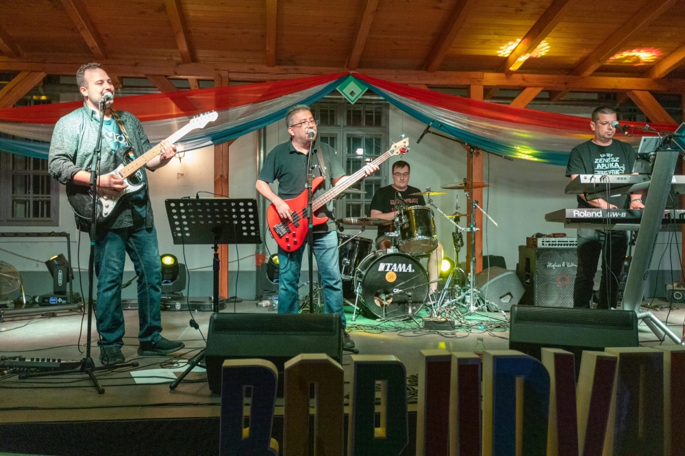 (►) Jubileumi T-Band buli lesz a hétvégén