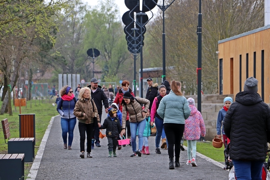 (►) Húsvét a Csetényi Élményparkban tojáskereséssel, modellhajókkal