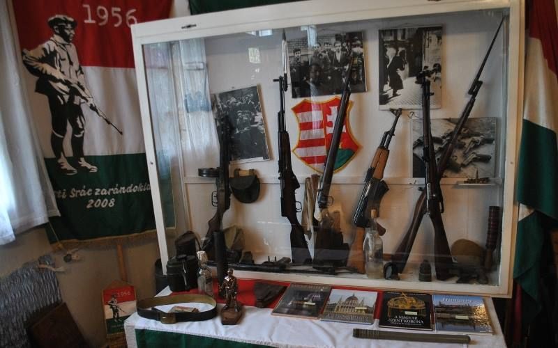 Boross Péter előadása a majsai 56-os táborban