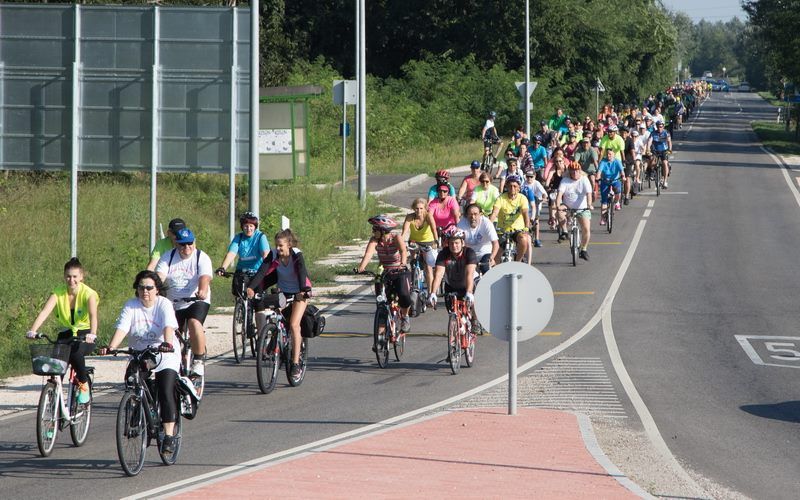 (►) Testvérvárosok találkozója, két keréken