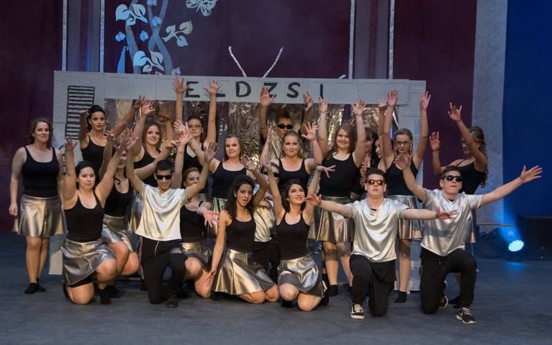 (►) „Legyen előtted mindig út