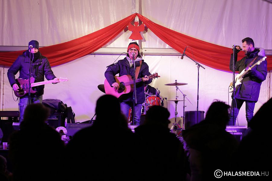 Lyra és Bojtorján-koncert az Adventi Főtéren (galéria)