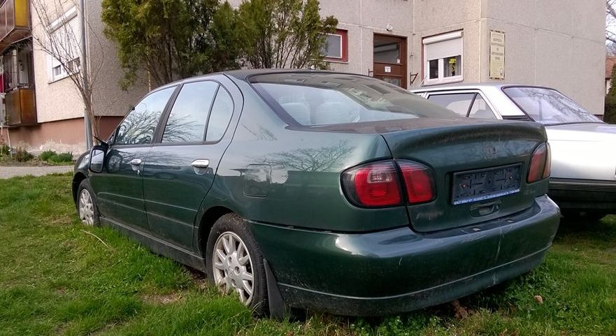 Elszállítják a magukra hagyott autókat