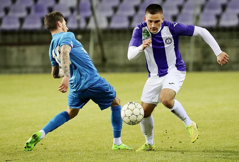 Szűcs Kristóf a Sevilla ellen készül