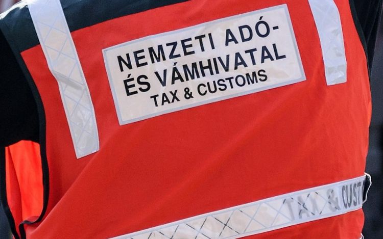 Párttámogatásra utaztak a leleplezett gyanúsítottak (frissítve)