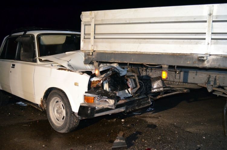 Lada és egy kisteherautó ütközött az 53-as főúton