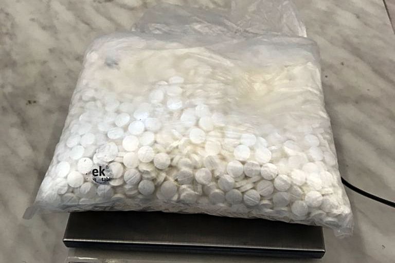 Hamis potencianövelő és drogalapanyag Tompán