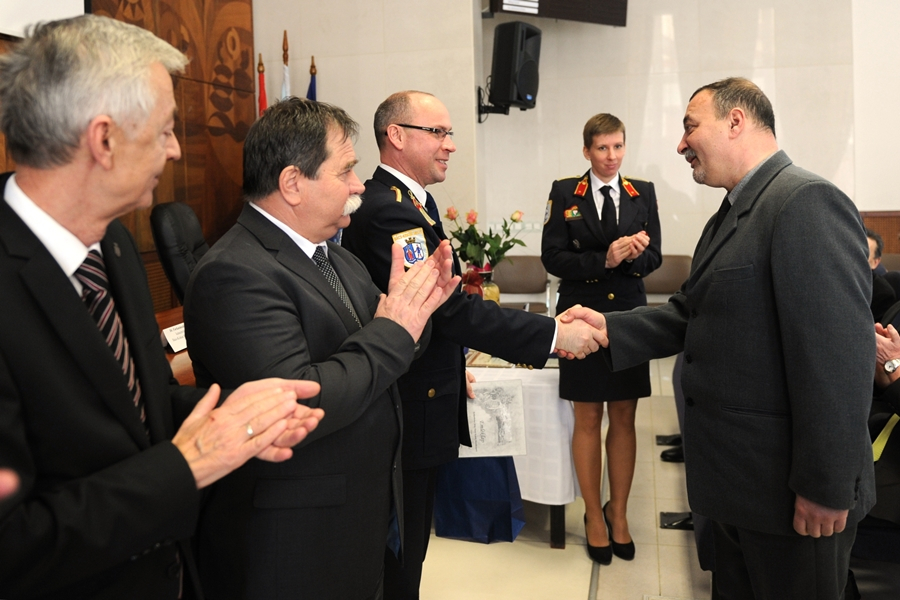 Elismerés a Tüzes Kunoknak