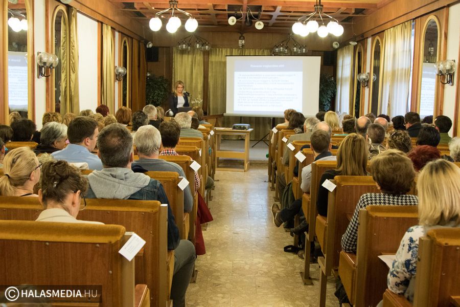 Esküt tettek a szavazatszámlálók