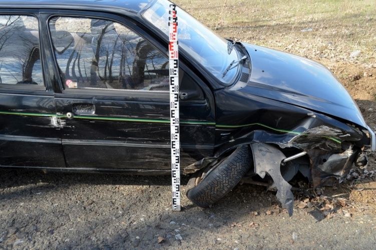 Villanyoszlopnak ütközött, ittas volt a sofőr