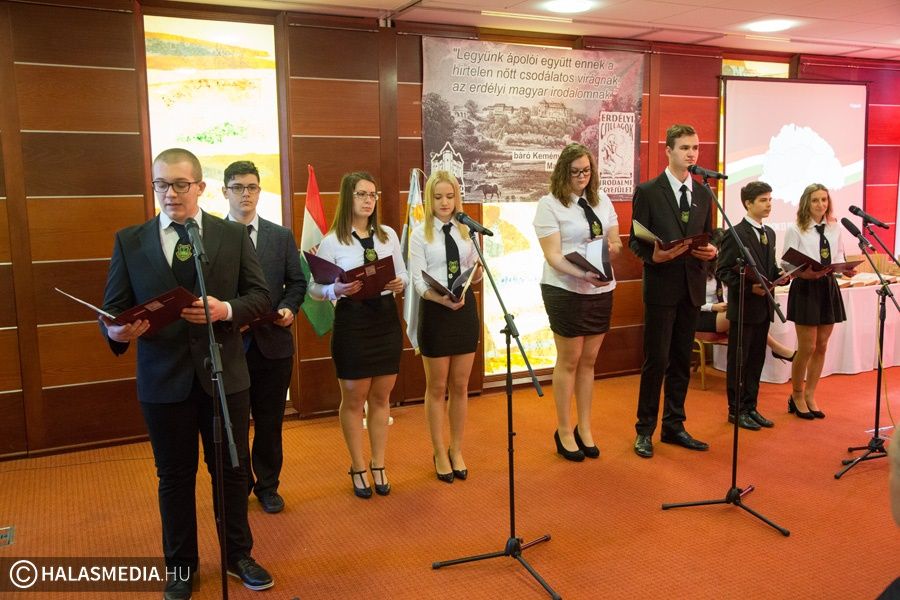 Nagykorúvá vált a prózaverseny (galéria)