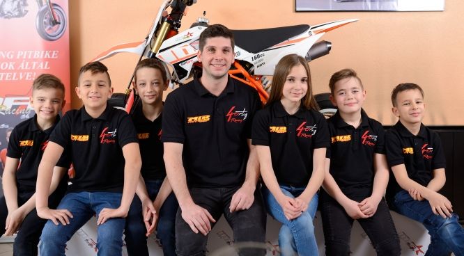 Alen fiatalokat mentorál