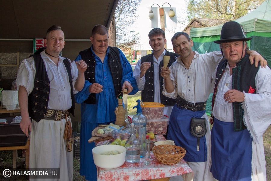 Százak a Gulyásfesztiválon (galéria)