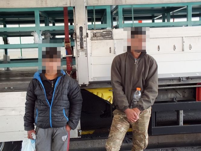 Afgánok a kamionokban