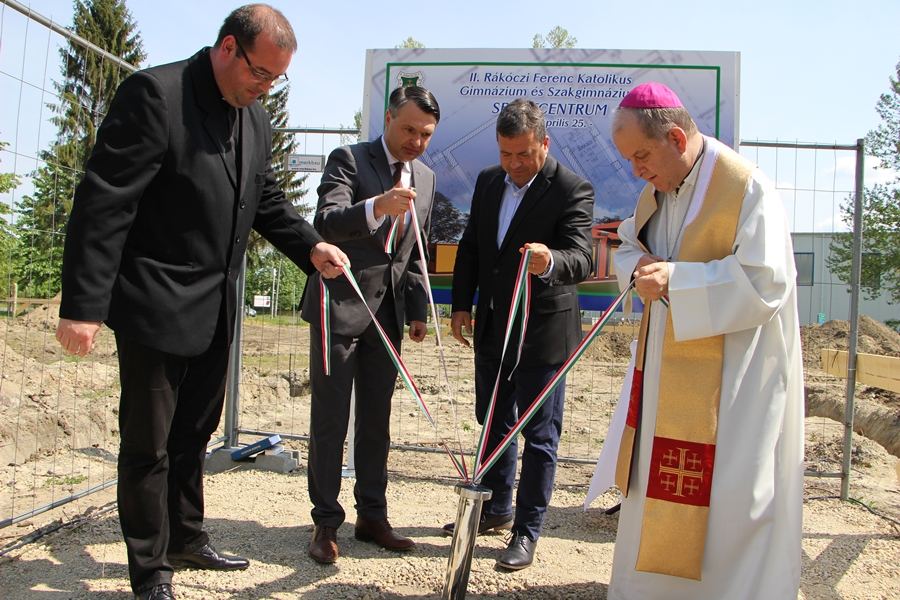 Letették a Rákóczi Sportcentrum alapkövét (galéria)