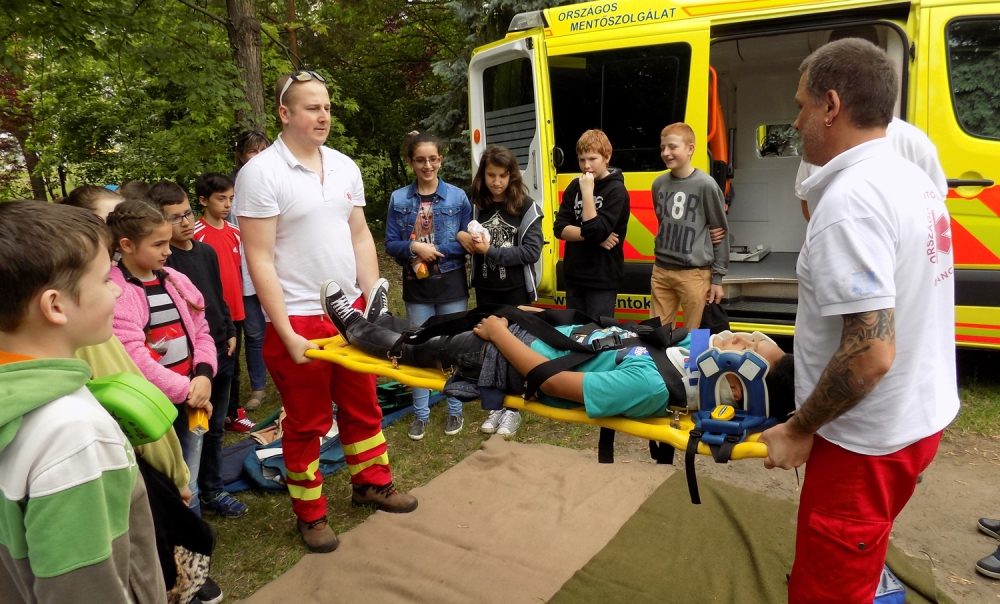 Nyílt napra várják az érdeklődőket a halasi mentők
